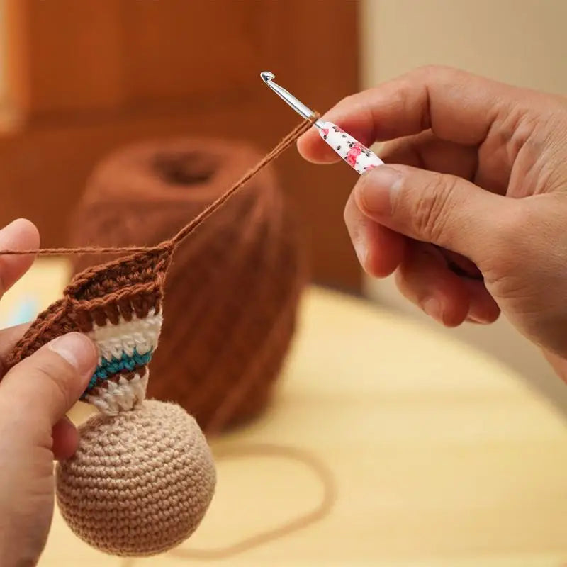 Crochet Hooks Ergonomic Set Of 14X for Beginners With Case